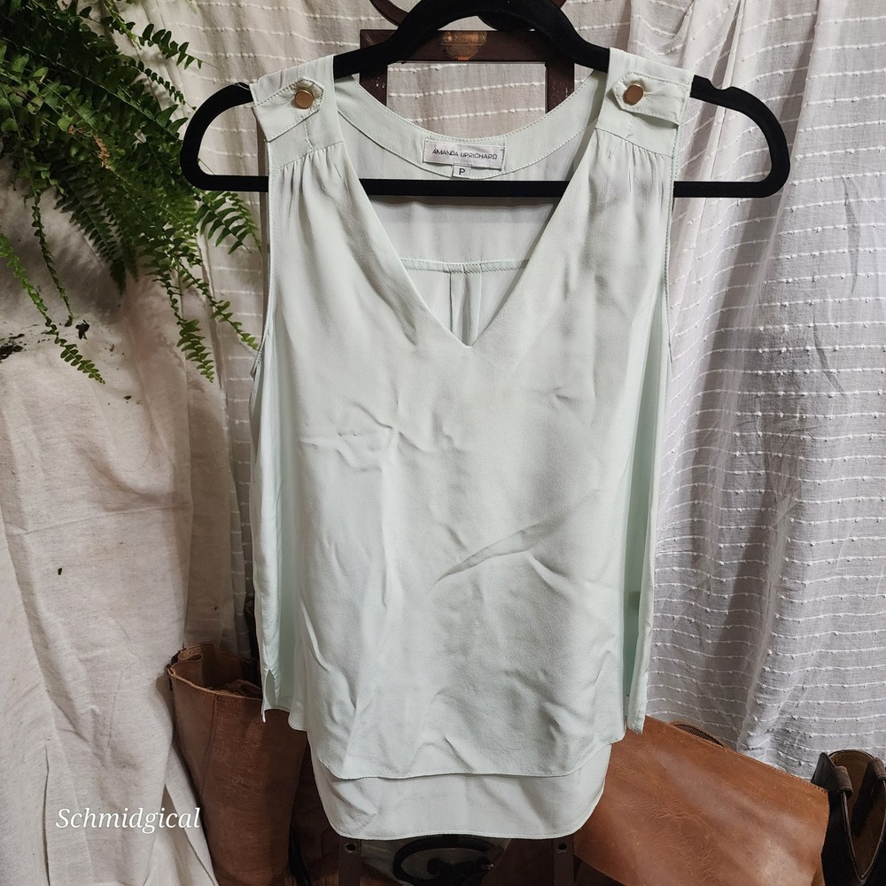 Amanda Uprichard‎ Mint Green 100% Silk V-Neck Sleeveless Blouse Gold Buttons P